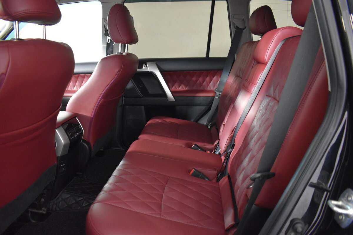 Купить Toyota Land Cruiser Prado с пробегом. Фото: #6