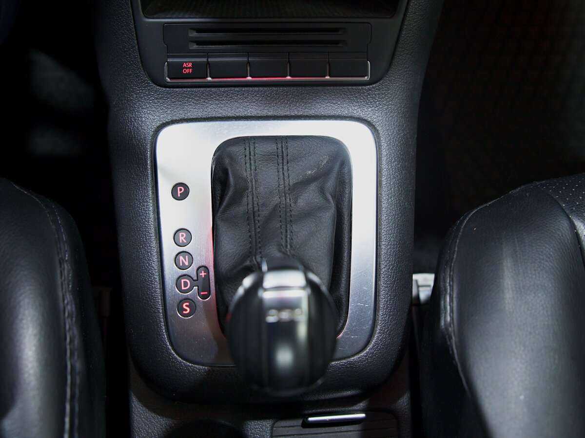 Купить Volkswagen Golf Plus с пробегом. Фото: #12
