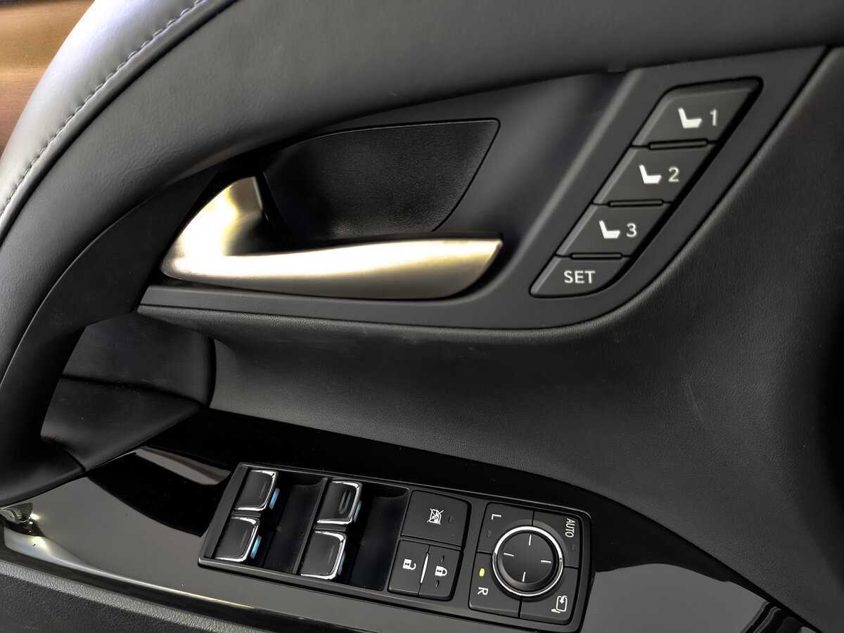 Купить Lexus LX с пробегом. Фото: #27