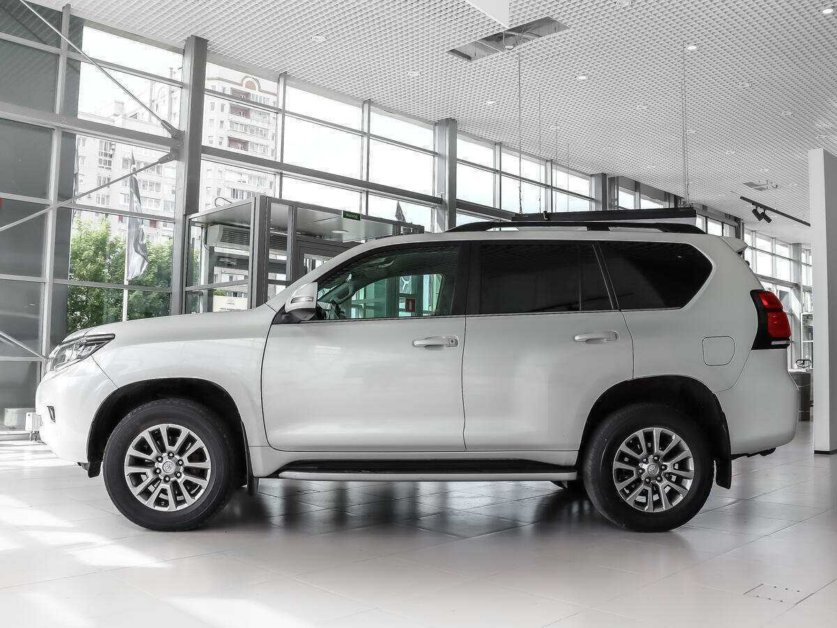 Купить Toyota Land Cruiser Prado с пробегом. Фото: #2