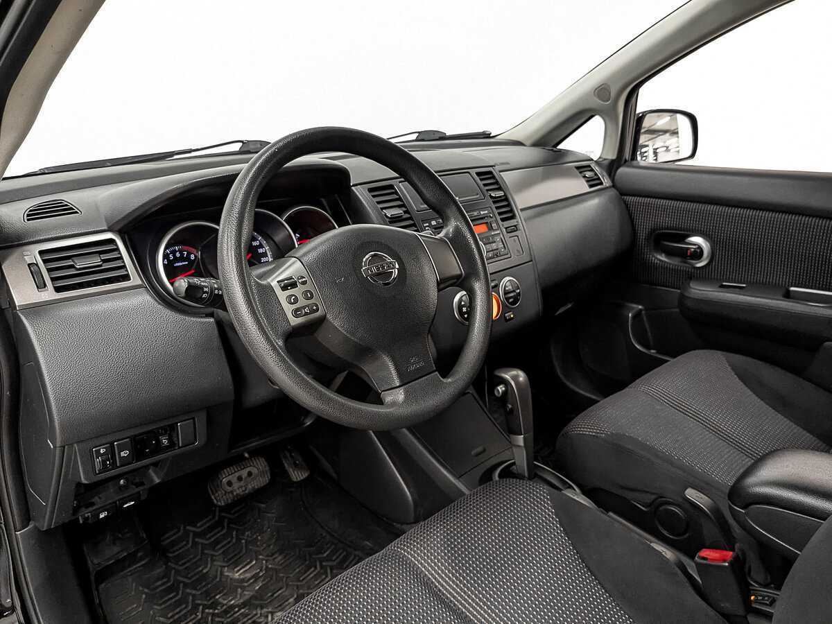 Купить Nissan Tiida с пробегом. Фото: #14