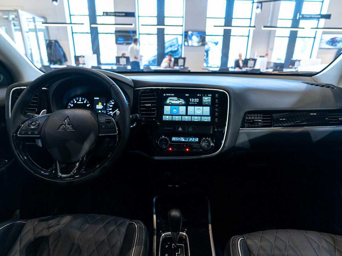 Купить Mitsubishi Outlander с пробегом. Фото: #11