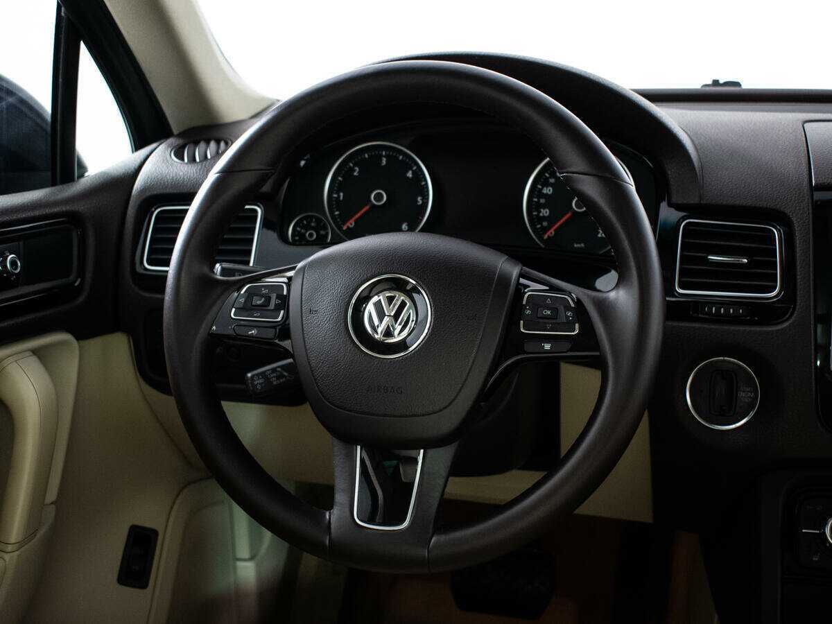 Купить Volkswagen Touareg с пробегом. Фото: #11