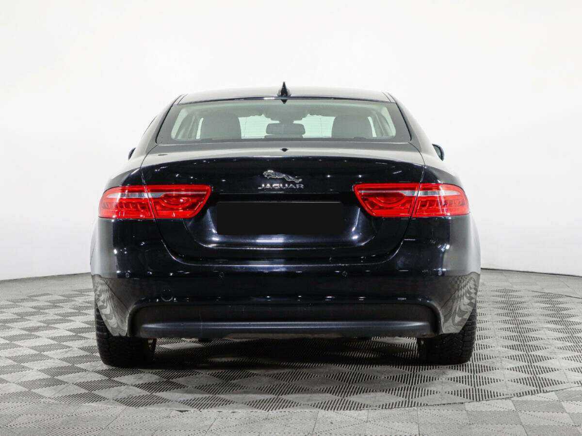 Купить Jaguar XE с пробегом. Фото: #5