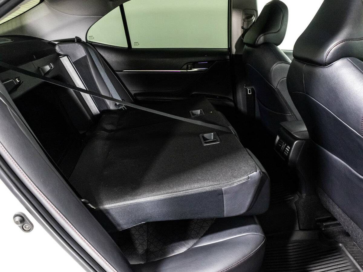 Купить Toyota Camry с пробегом. Фото: #23
