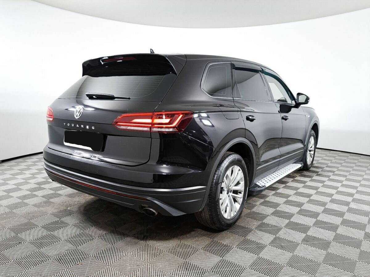 Купить Volkswagen Touareg с пробегом. Фото: #4