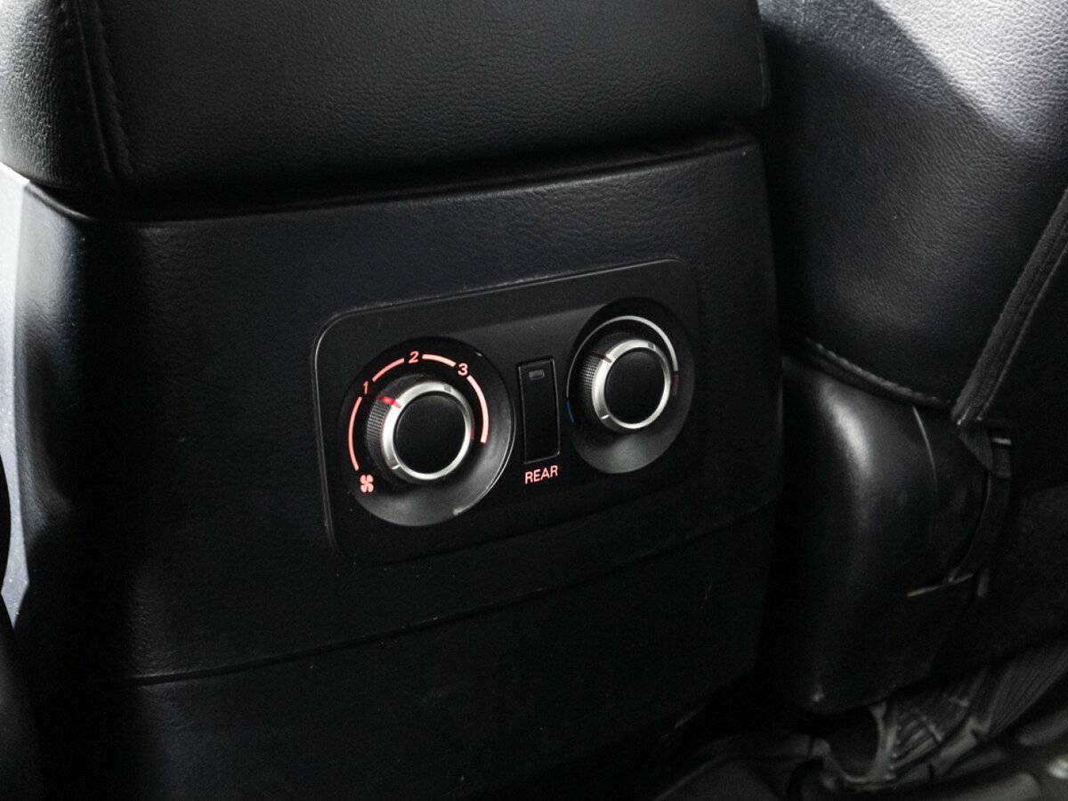 Купить Mitsubishi Pajero с пробегом. Фото: #16