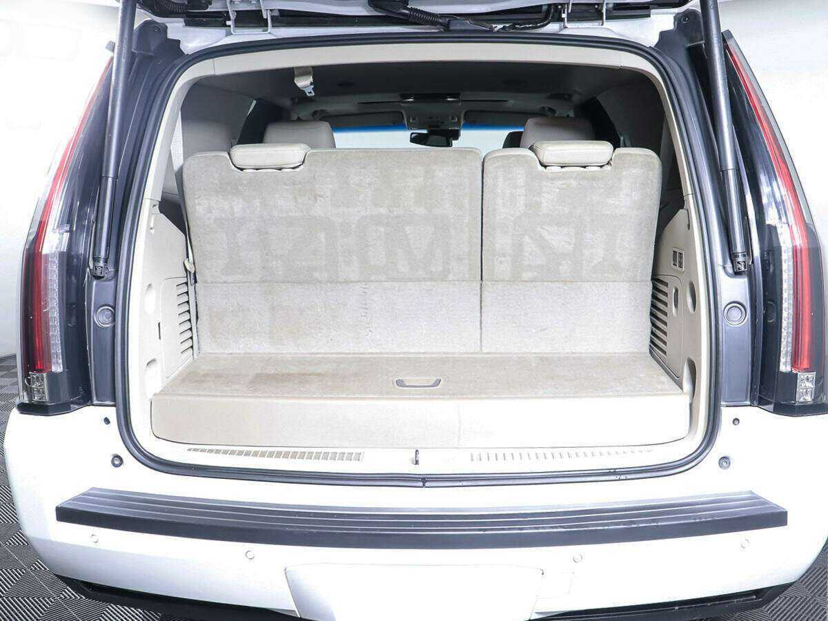 Купить Cadillac Escalade с пробегом. Фото: #4