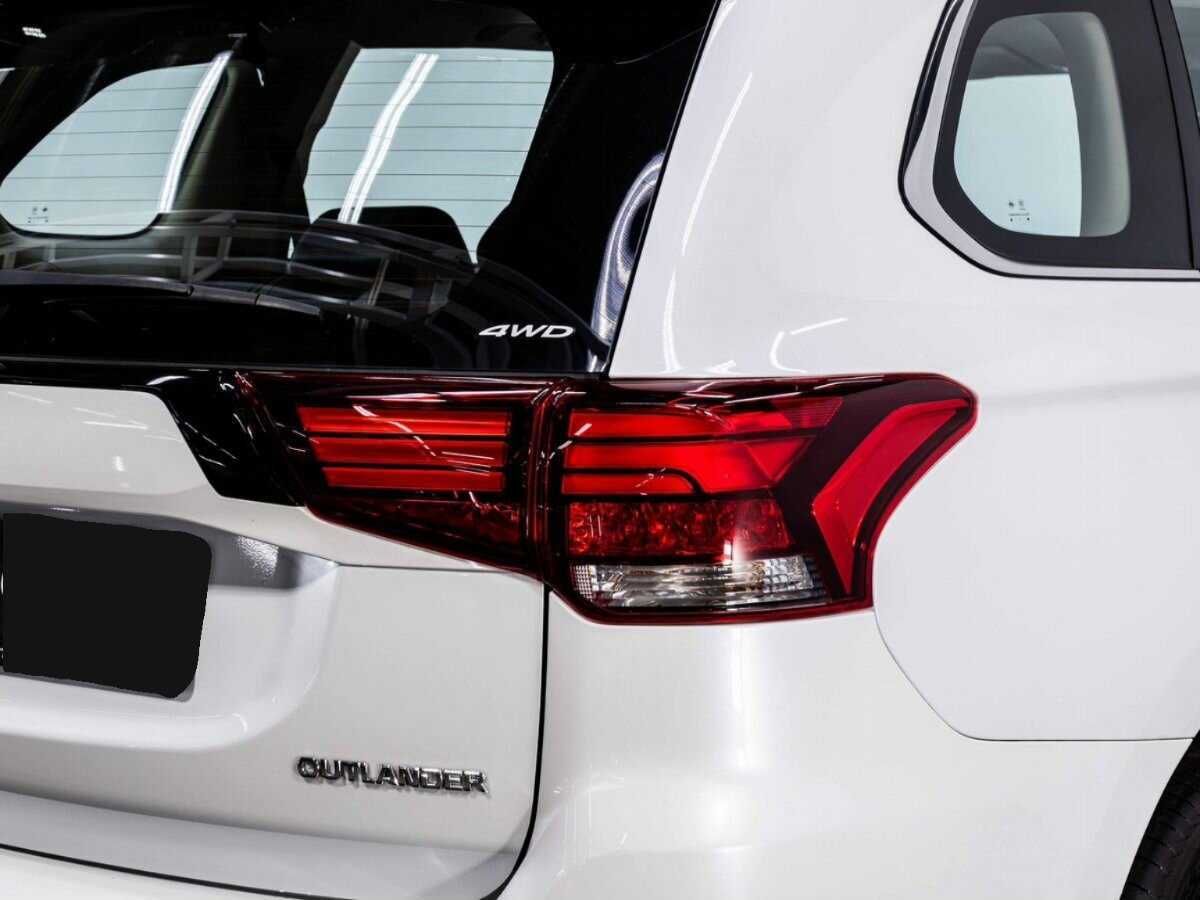 Купить Mitsubishi Outlander с пробегом. Фото: #30