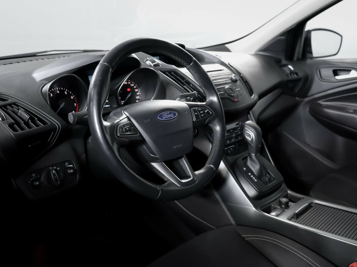 Купить Ford Kuga с пробегом. Фото: #12