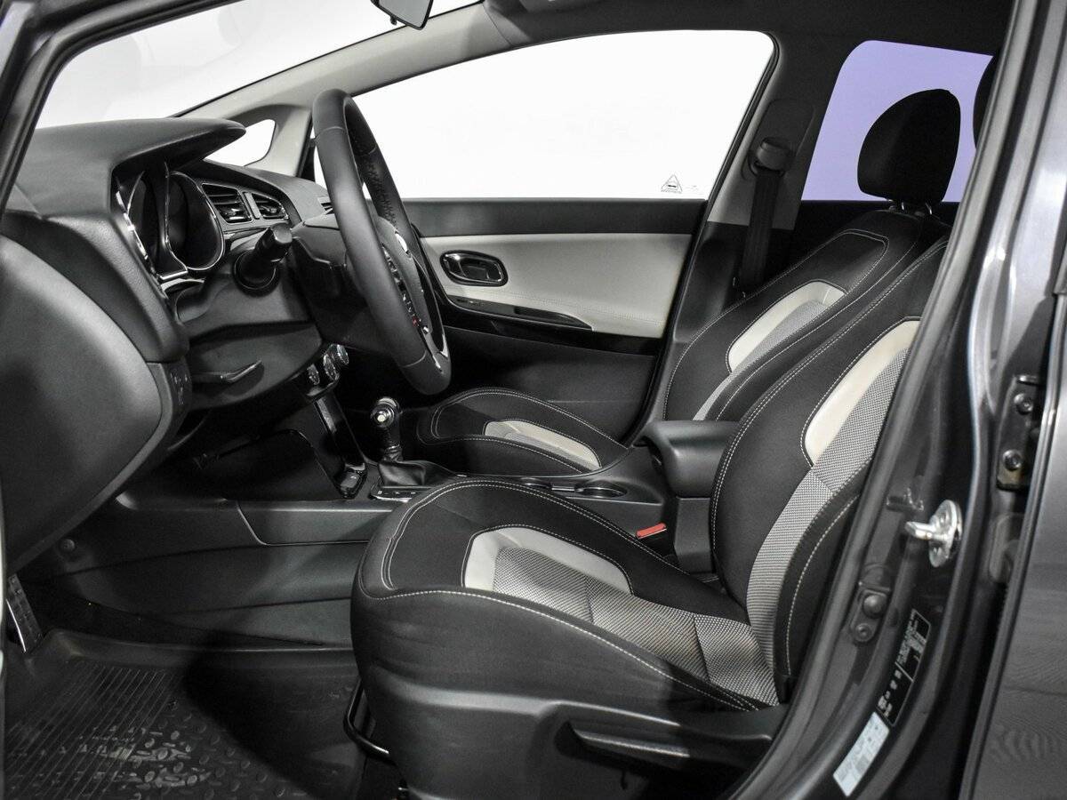Купить Kia Ceed с пробегом. Фото: #9