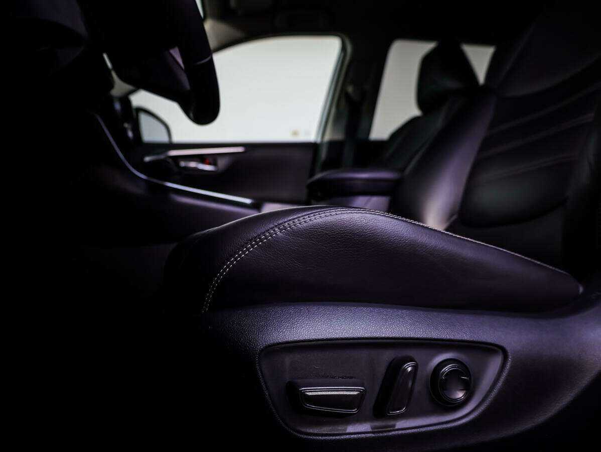 Купить Toyota RAV4 с пробегом. Фото: #11