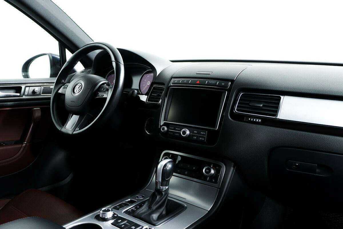Купить Volkswagen Touareg с пробегом. Фото: #8