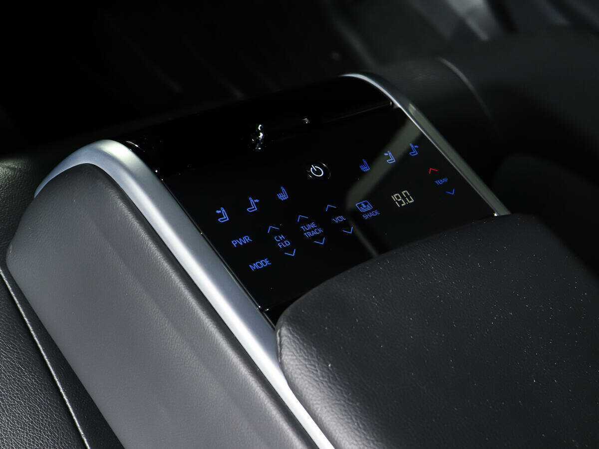 Купить Toyota Camry с пробегом. Фото: #11