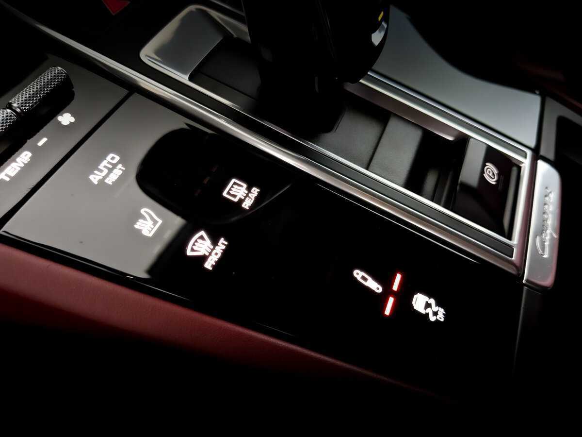 Купить Porsche Cayenne с пробегом. Фото: #28