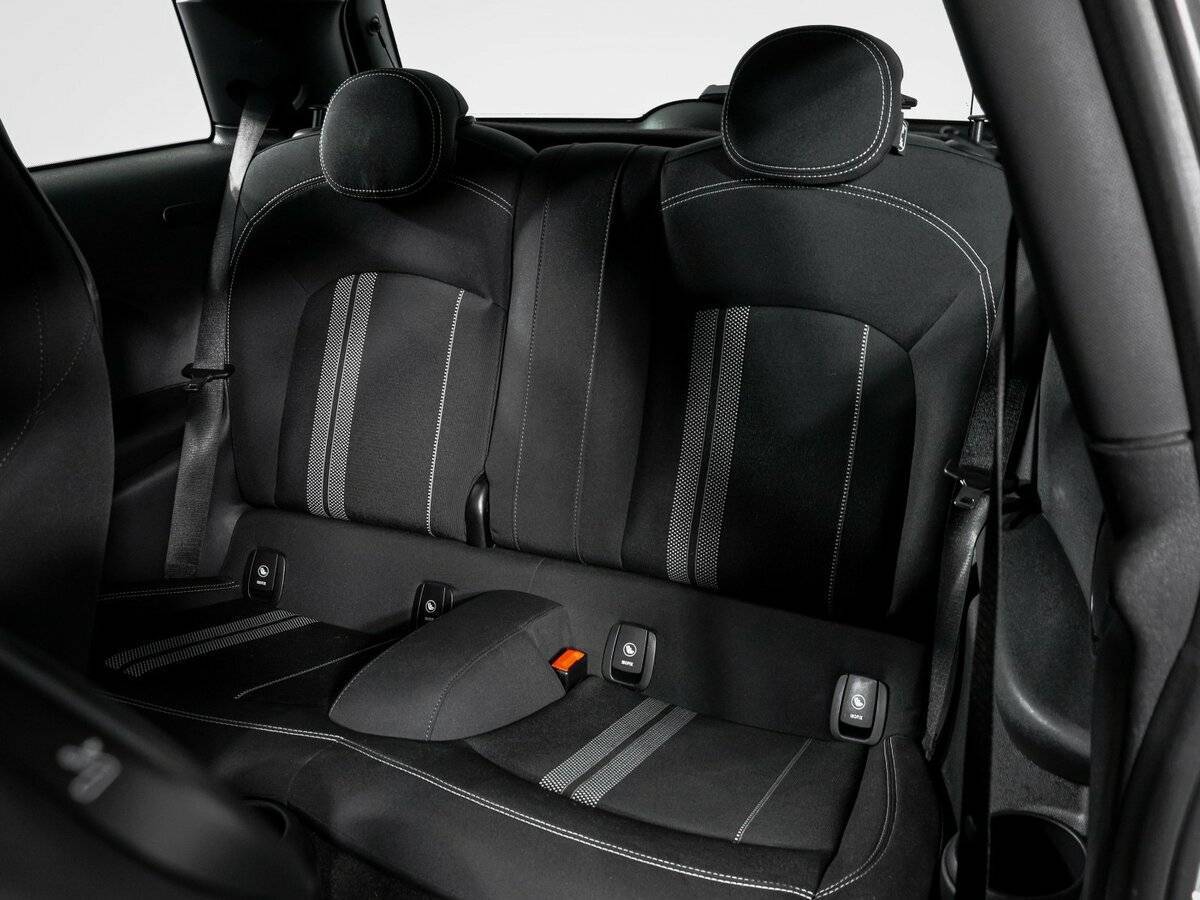 Купить Mini Hatch с пробегом. Фото: #9