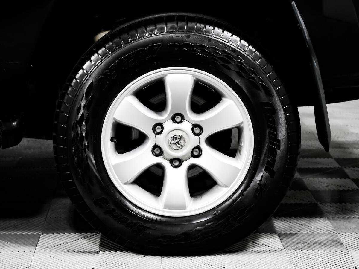 Купить Toyota 4Runner с пробегом. Фото: #13