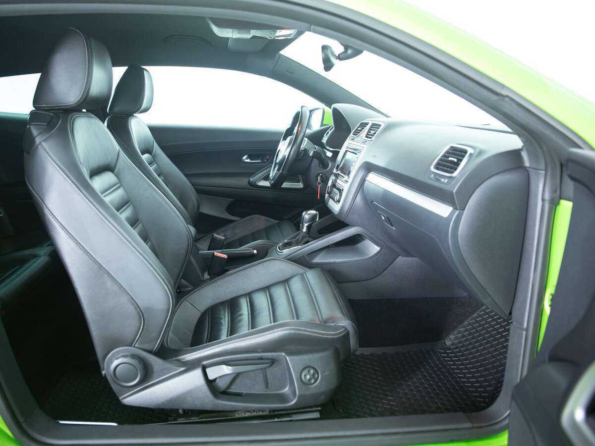 Купить Volkswagen Scirocco с пробегом. Фото: #9