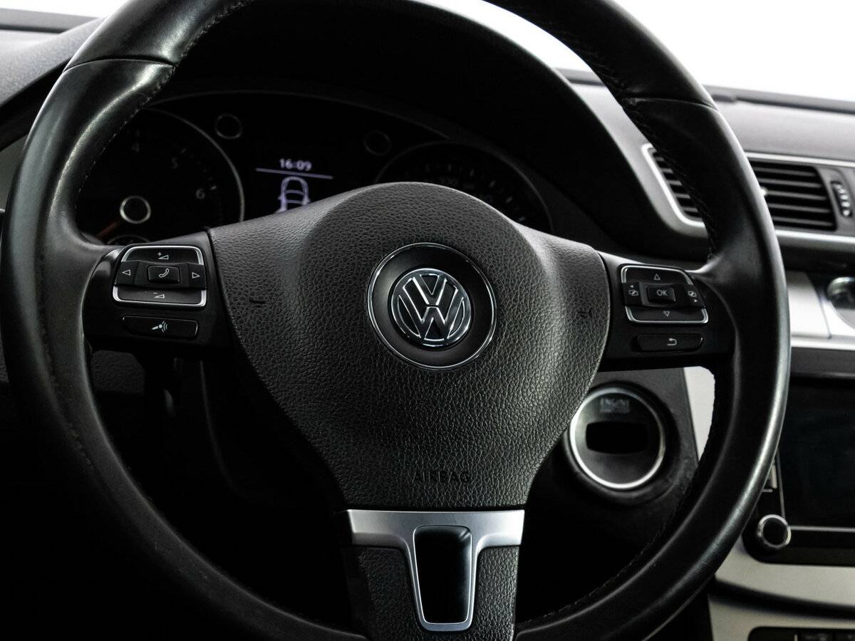 Купить Volkswagen Passat с пробегом. Фото: #9