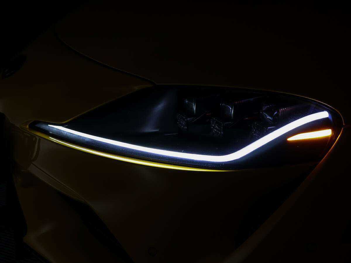 Купить Toyota Supra с пробегом. Фото: #28