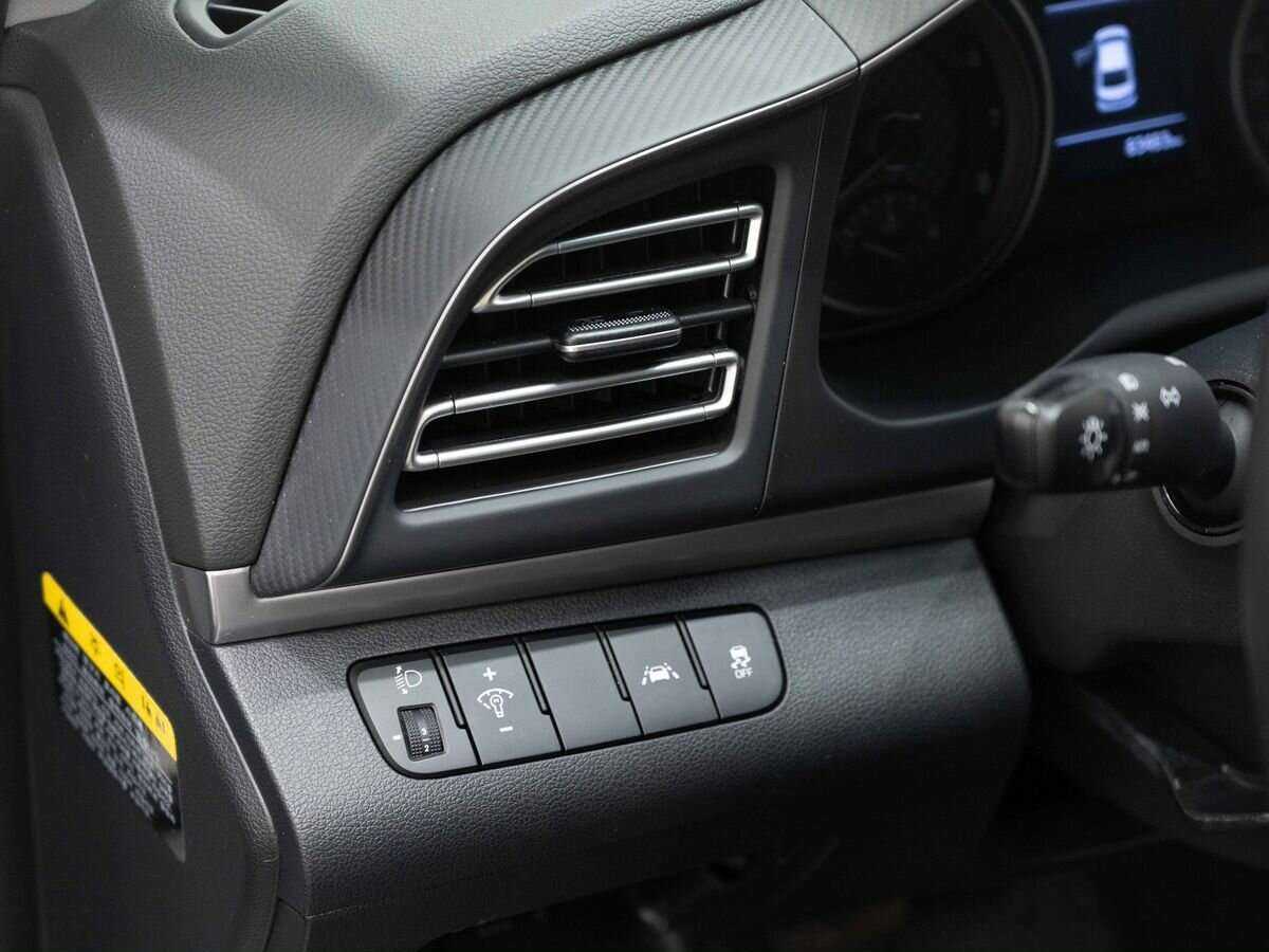 Купить Hyundai Avante с пробегом. Фото: #18