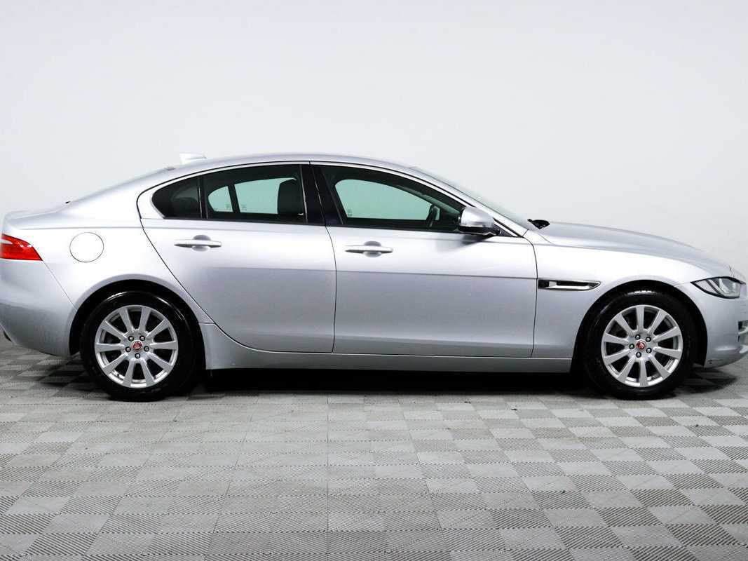 Купить Jaguar XE с пробегом. Фото: #3