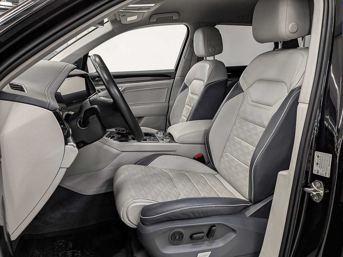 Купить Volkswagen Touareg с пробегом. Фото: #19
