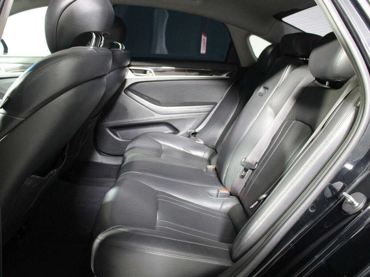 Купить Hyundai Genesis с пробегом. Фото: #7