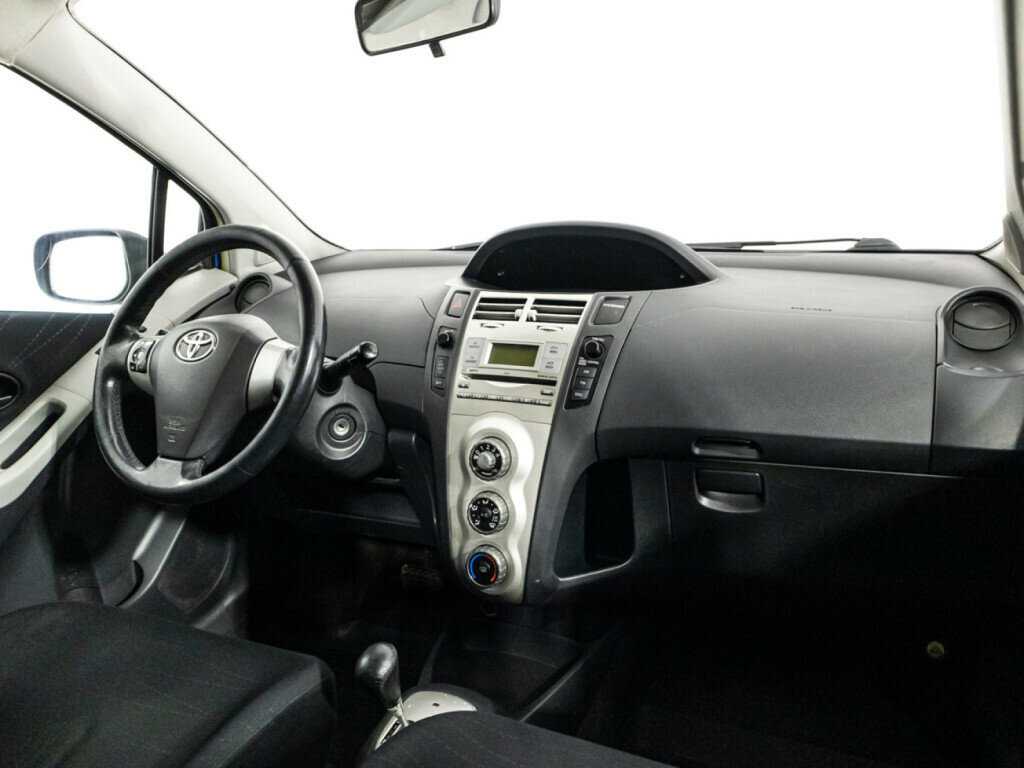Купить Toyota Yaris с пробегом. Фото: #8