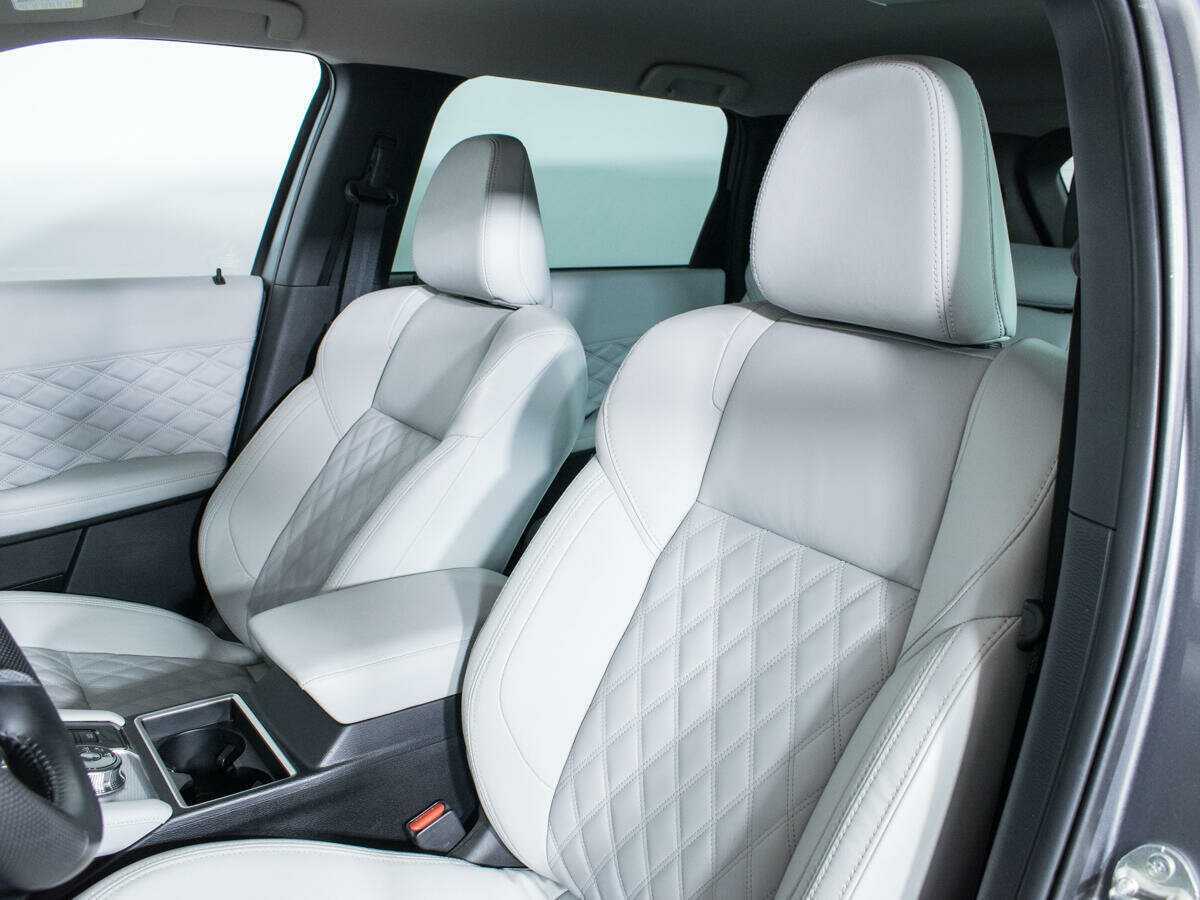Купить Mitsubishi Outlander с пробегом. Фото: #15