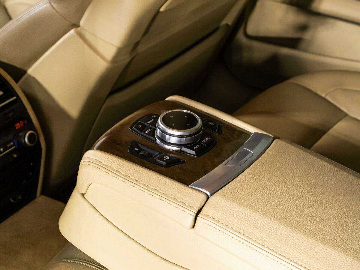 Купить BMW 7 серии с пробегом. Фото: #22