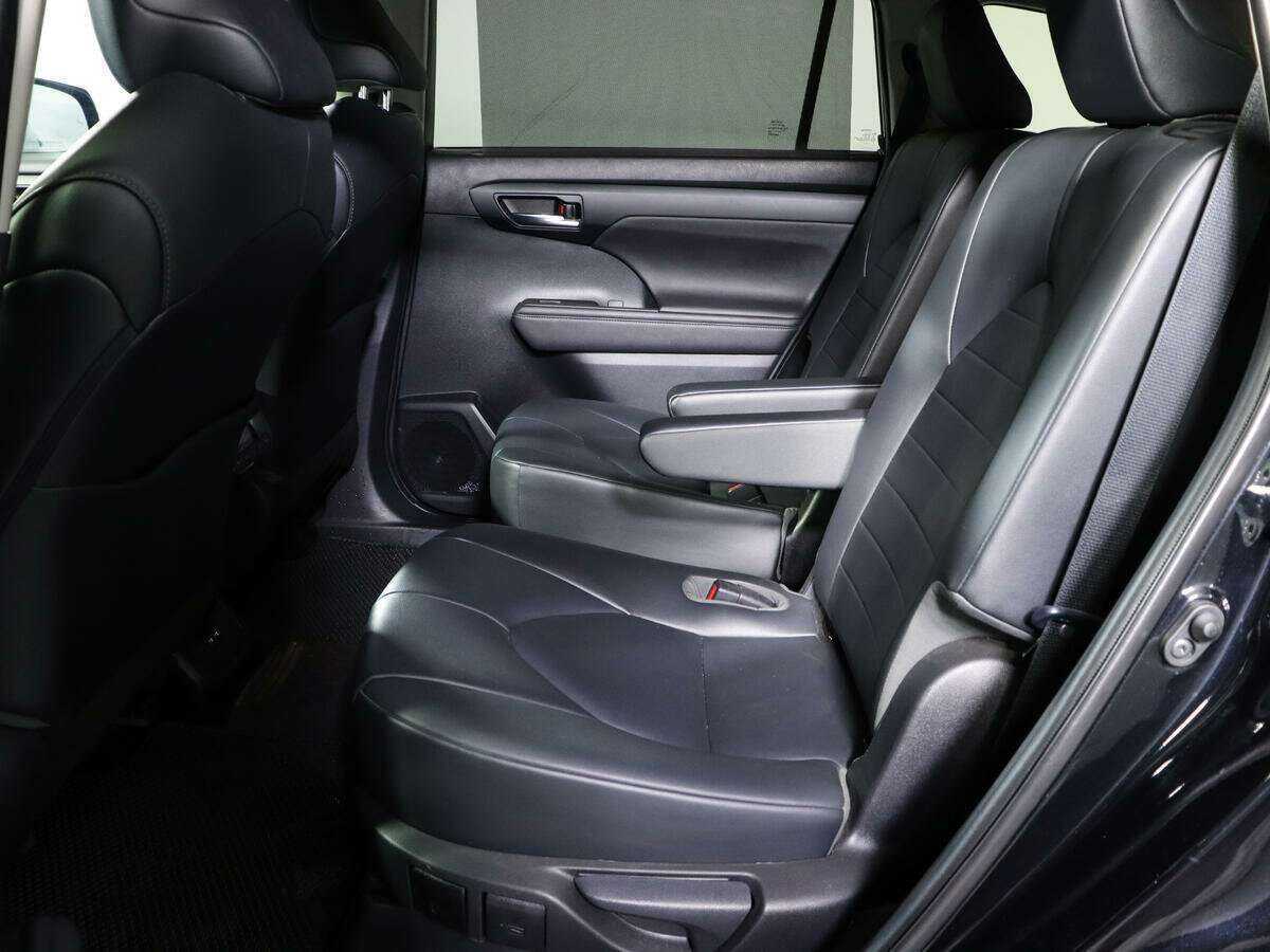 Купить Toyota Highlander с пробегом. Фото: #10