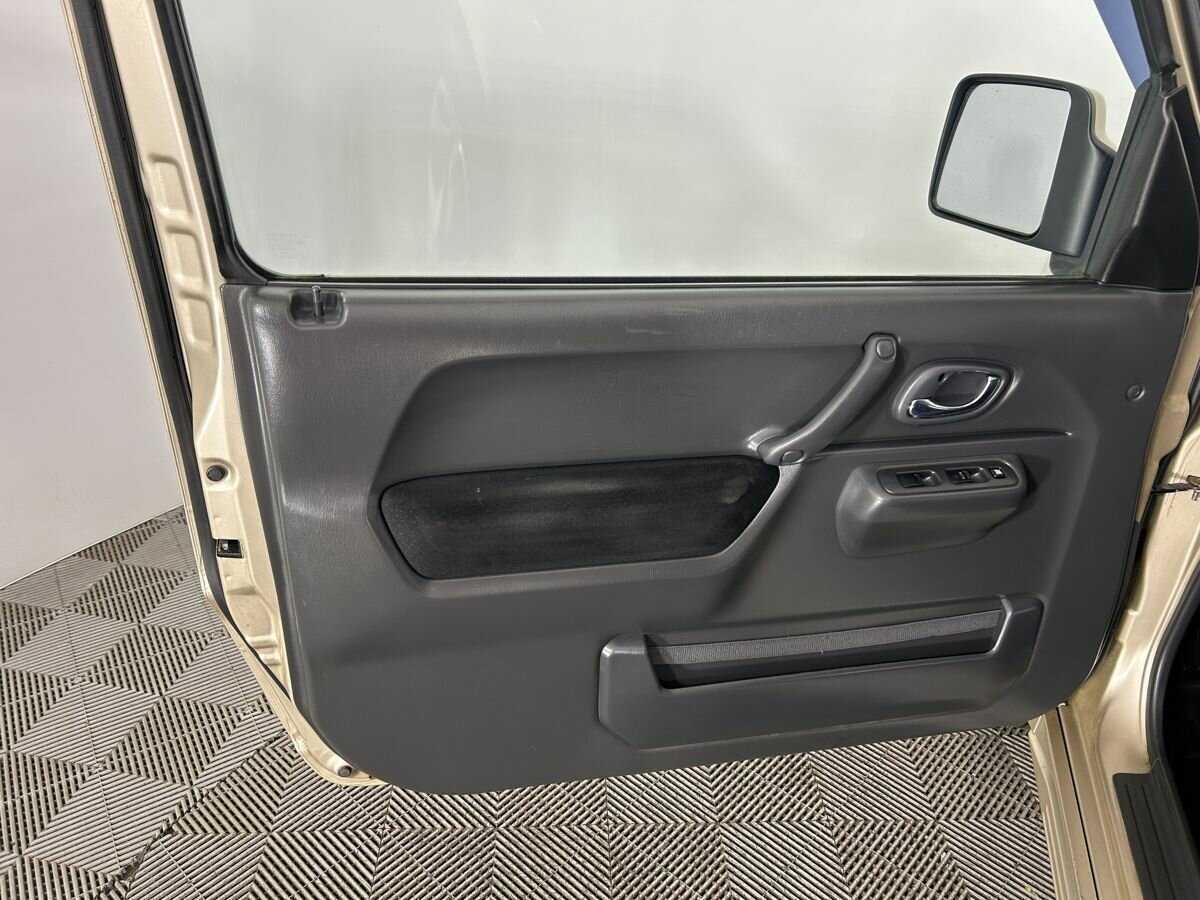 Купить Suzuki Jimny с пробегом. Фото: #7