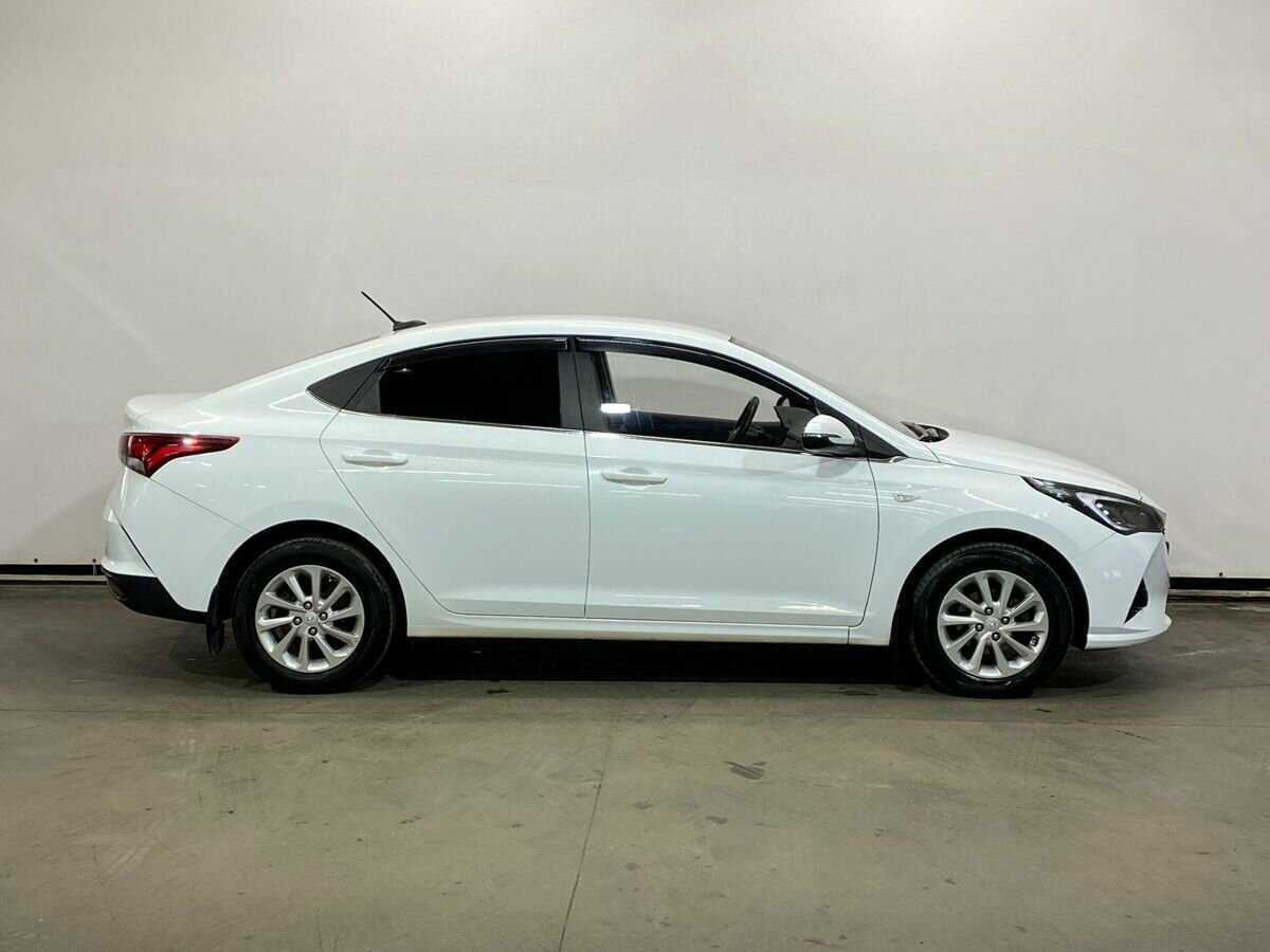 Купить Hyundai Solaris с пробегом. Фото: #3