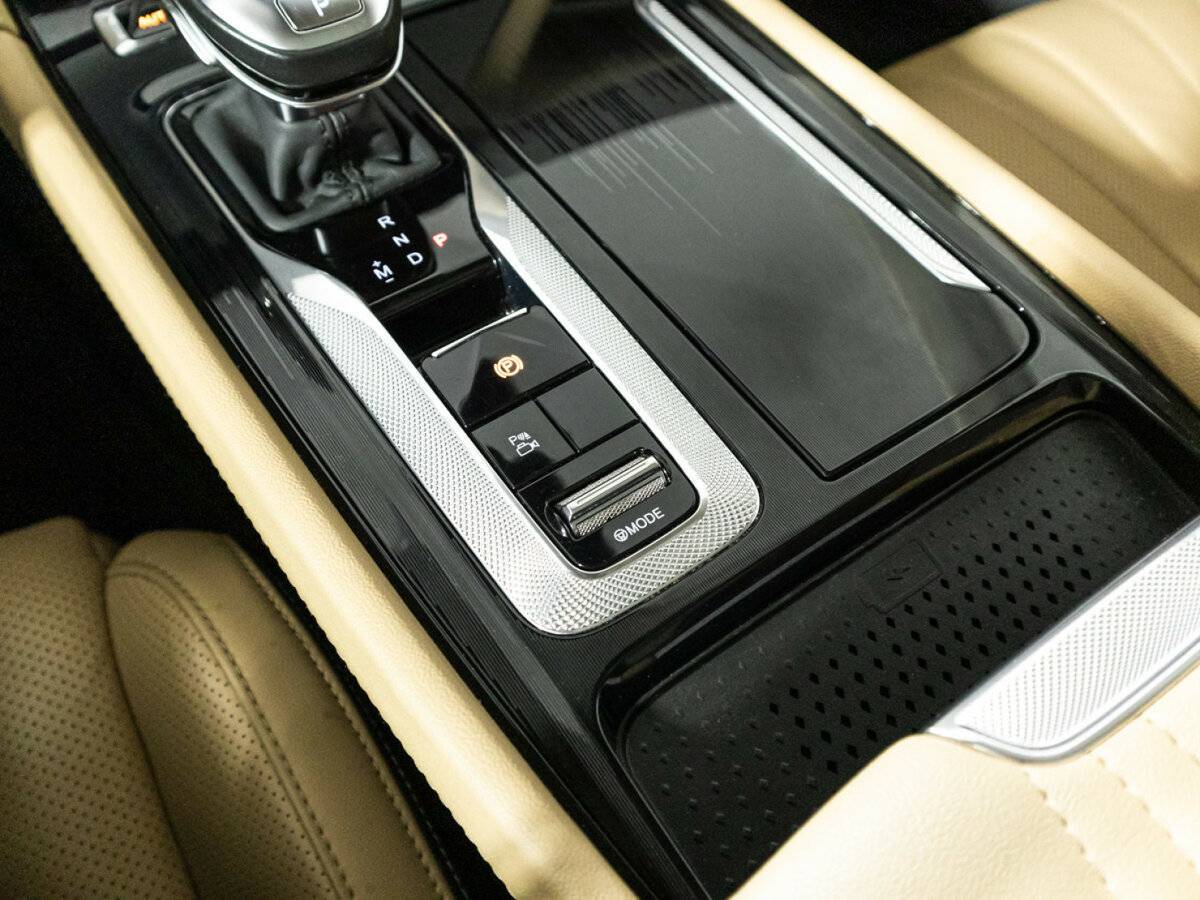 Купить Hongqi H5 с пробегом. Фото: #20