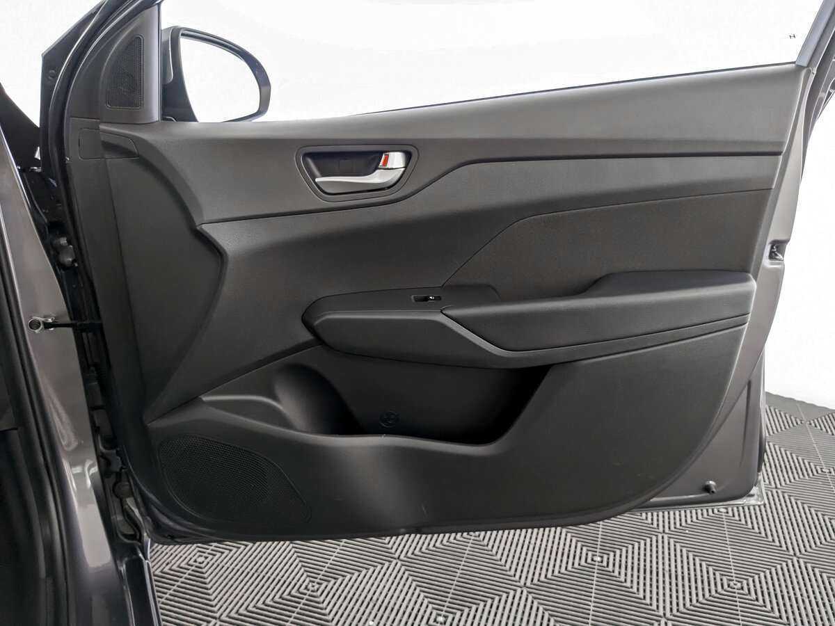 Купить Hyundai Solaris с пробегом. Фото: #19