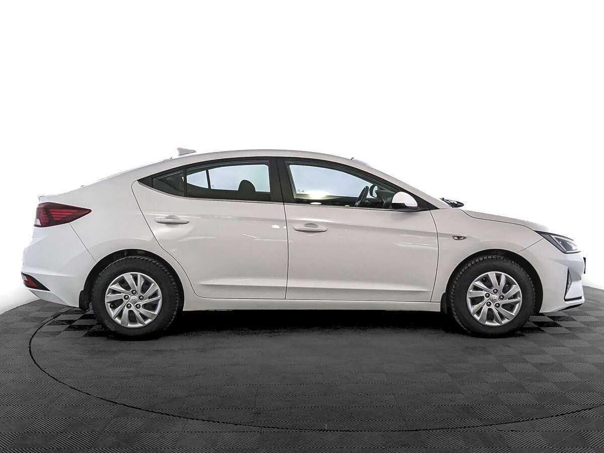 Купить Hyundai Elantra с пробегом. Фото: #3