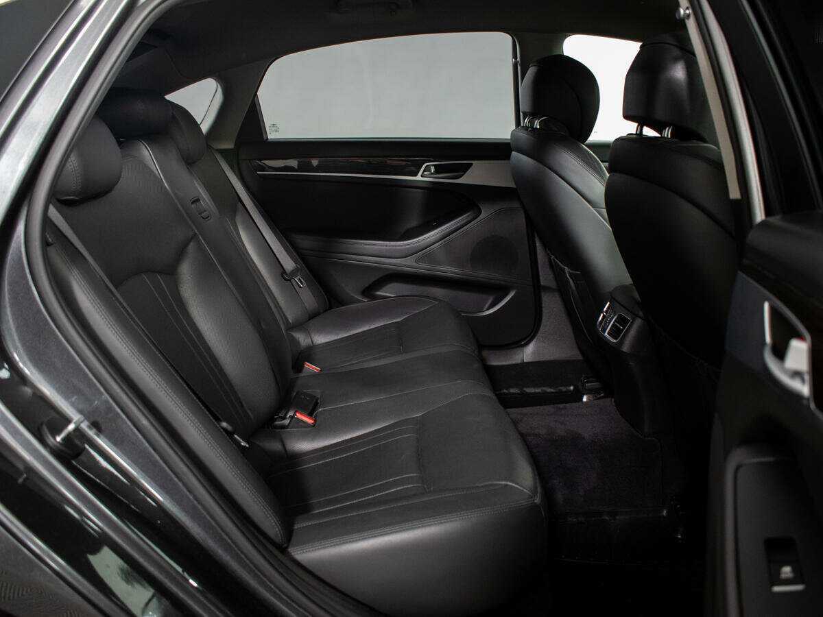 Купить Genesis G80 с пробегом. Фото: #6