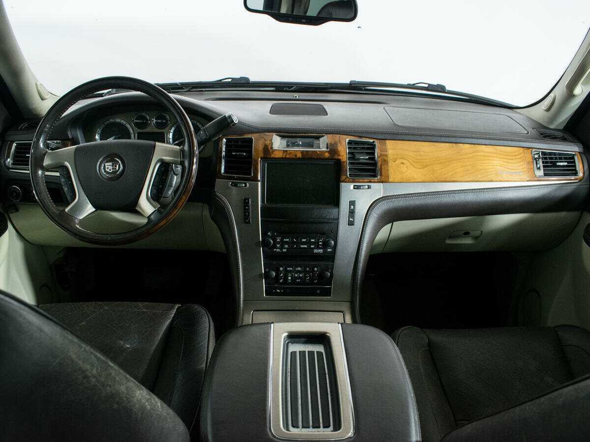 Купить Cadillac Escalade с пробегом. Фото: #10