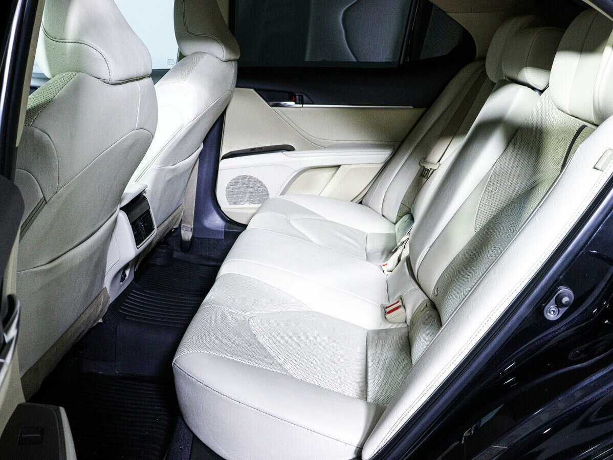 Купить Toyota Camry с пробегом. Фото: #7