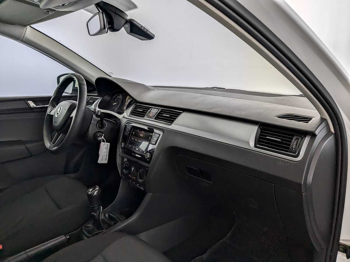 Купить Skoda Rapid с пробегом. Фото: #10