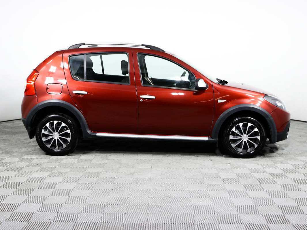 Купить Renault Sandero с пробегом. Фото: #3