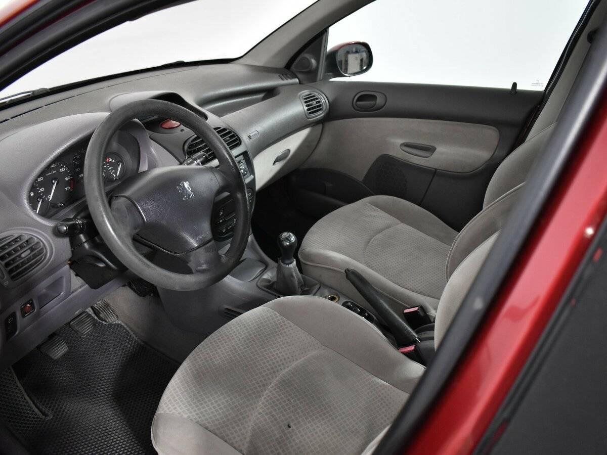 Купить Peugeot 206 с пробегом. Фото: #8