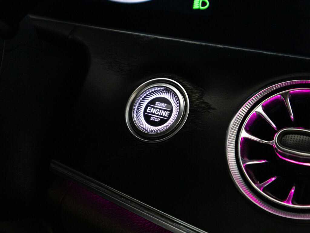 Купить Mercedes-Benz E-Класс с пробегом. Фото: #20