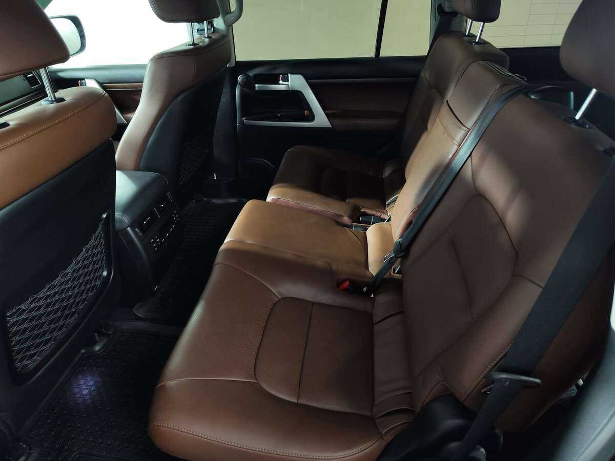 Купить Toyota Land Cruiser с пробегом. Фото: #11