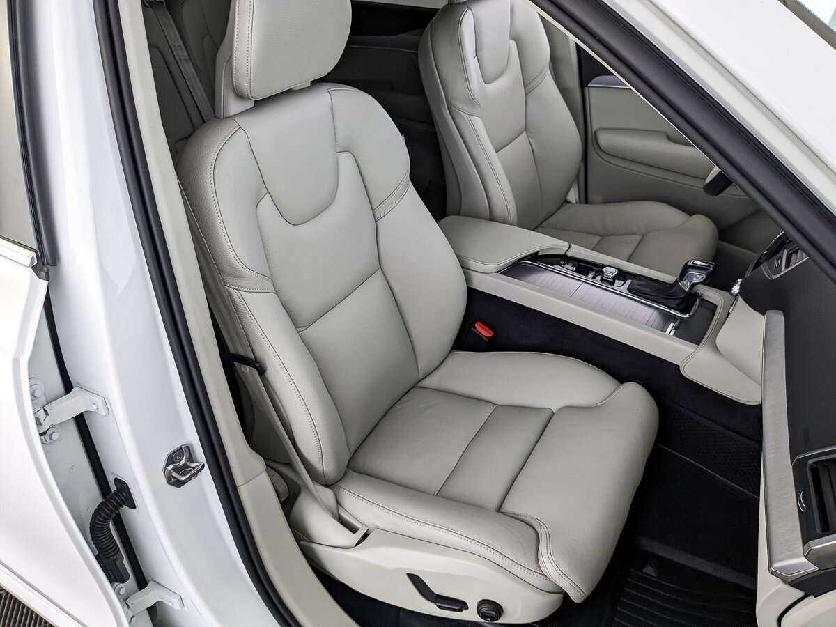 Купить Volvo XC90 с пробегом. Фото: #19