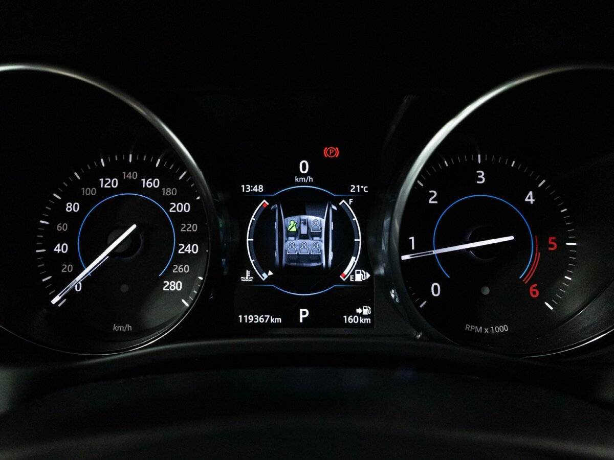Купить Jaguar XE с пробегом. Фото: #11