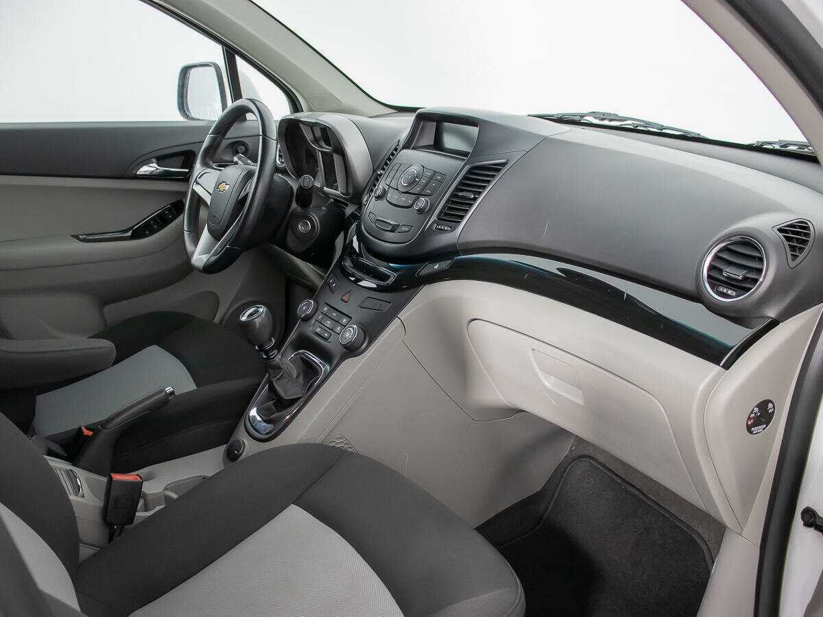 Купить Chevrolet Orlando с пробегом. Фото: #8
