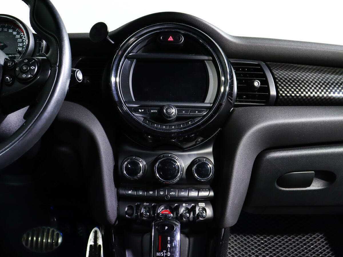 Купить Mini Hatch с пробегом. Фото: #10