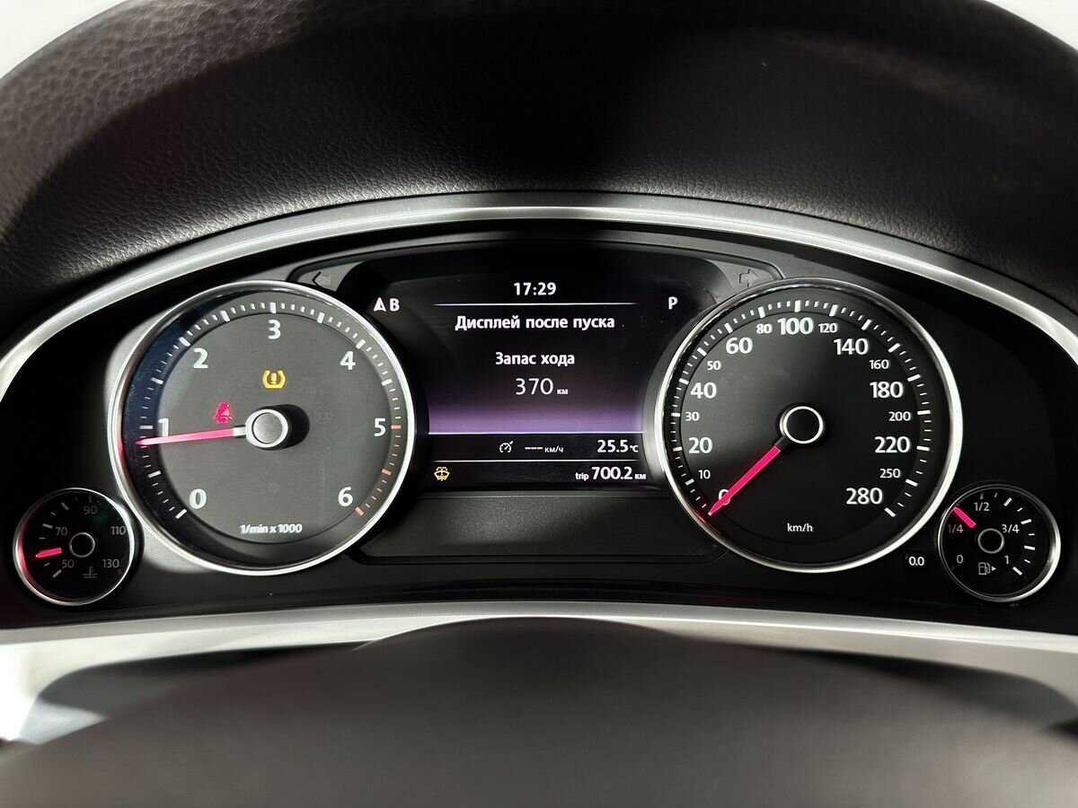 Купить Volkswagen Touareg с пробегом. Фото: #11